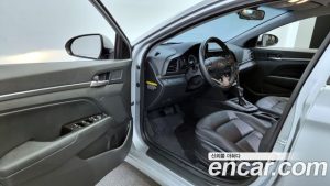 Hyundai AVANTE 1.6 2020 года из Южной Кореи