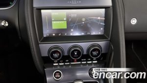 Jaguar F-TYPE P300 Cabriolet 2021 года из Южной Кореи