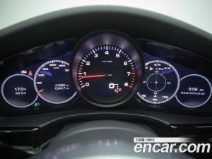 Porsche Panamera 3.0 AWD 2020 года из Южной Кореи