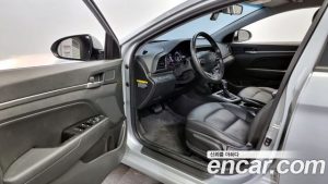 Hyundai AVANTE 1.6 2020 года из Южной Кореи