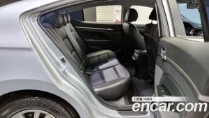 Hyundai AVANTE 1.6 2020 года из Южной Кореи