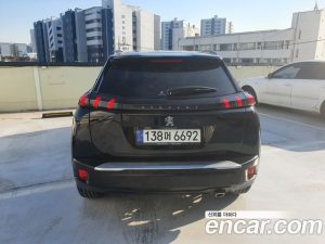 Peugeot 2008 1.5 BlueHDi GT Line 2021 года из Южной Кореи
