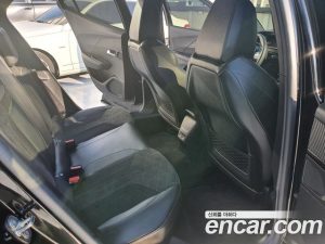 Peugeot 2008 1.5 BlueHDi GT Line 2021 года из Южной Кореи