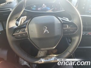 Peugeot 2008 1.5 BlueHDi GT Line 2021 года из Южной Кореи