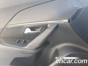 Peugeot 2008 1.5 BlueHDi GT Line 2021 года из Южной Кореи