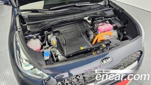 Kia Niro 1.6 HEV 2021 года из Южной Кореи