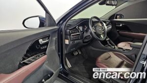 Kia Niro 1.6 HEV 2021 года из Южной Кореи