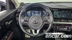 Kia Niro 1.6 HEV 2021 года из Южной Кореи