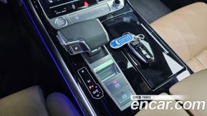 Audi A8 60 TFSI 4WD LWB 2020 года из Южной Кореи