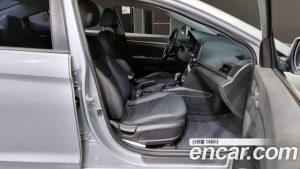 Hyundai AVANTE 1.6 2020 года из Южной Кореи