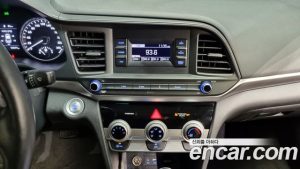 Hyundai AVANTE 1.6 2020 года из Южной Кореи