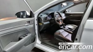 Hyundai AVANTE 1.6 2020 года из Южной Кореи
