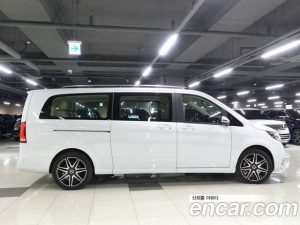 Mercedes-Benz V-Class V300 CDI 2024 года из Южной Кореи