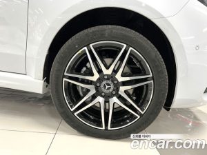 Mercedes-Benz V-Class V300 CDI 2024 года из Южной Кореи