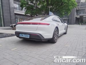 Porsche Taycan 4S 2021 года из Южной Кореи