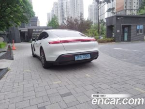 Porsche Taycan 4S 2021 года из Южной Кореи