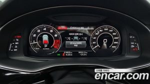 Audi RSQ8 4.0 TFSI 4WD 2021 года из Южной Кореи