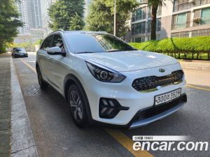 Kia Niro 1.6 HEV 2021 года из Южной Кореи