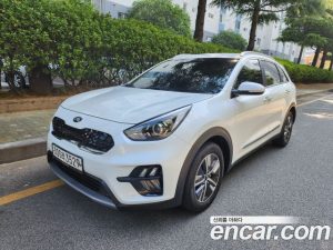 Kia Niro 1.6 HEV 2021 года из Южной Кореи