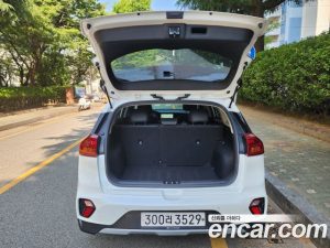 Kia Niro 1.6 HEV 2021 года из Южной Кореи