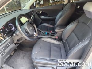 Kia Niro 1.6 HEV 2021 года из Южной Кореи