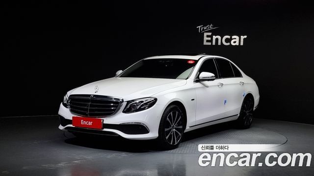 Mercedes-Benz E-Class E300e 4MATIC Exclusive 2020 года из Кореи