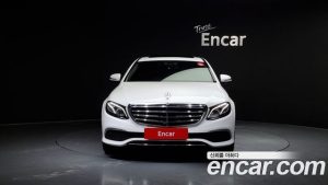 Mercedes-Benz E-Class E300e 4MATIC Exclusive 2020 года из Южной Кореи