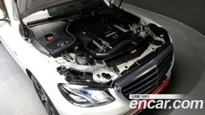 Mercedes-Benz E-Class E300e 4MATIC Exclusive 2020 года из Южной Кореи