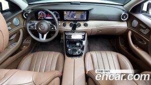 Mercedes-Benz E-Class E300e 4MATIC Exclusive 2020 года из Южной Кореи