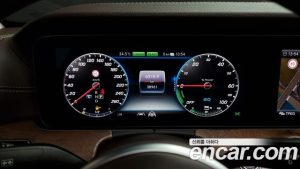 Mercedes-Benz E-Class E300e 4MATIC Exclusive 2020 года из Южной Кореи
