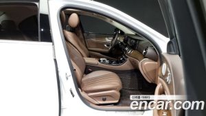 Mercedes-Benz E-Class E300e 4MATIC Exclusive 2020 года из Южной Кореи