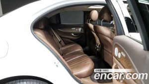 Mercedes-Benz E-Class E300e 4MATIC Exclusive 2020 года из Южной Кореи
