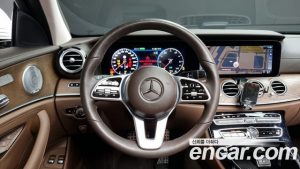 Mercedes-Benz E-Class E300e 4MATIC Exclusive 2020 года из Южной Кореи