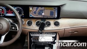 Mercedes-Benz E-Class E300e 4MATIC Exclusive 2020 года из Южной Кореи