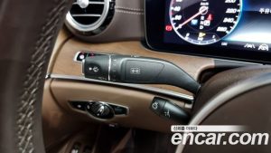 Mercedes-Benz E-Class E300e 4MATIC Exclusive 2020 года из Южной Кореи