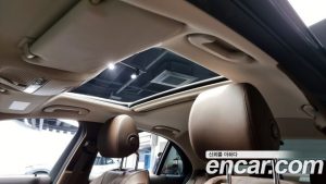 Mercedes-Benz E-Class E300e 4MATIC Exclusive 2020 года из Южной Кореи