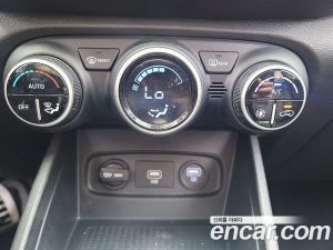 Hyundai Venue 1.6 Modern 2020 года из Южной Кореи