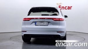 Porsche Cayenne 4.0 Turbo 2021 года из Южной Кореи
