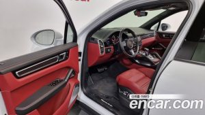 Porsche Cayenne 4.0 Turbo 2021 года из Южной Кореи