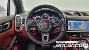 Porsche Cayenne 4.0 Turbo 2021 года из Южной Кореи