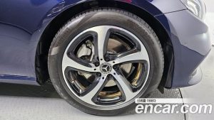 Mercedes-Benz E-Class E250 Avantgarde 2020 года из Южной Кореи