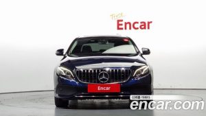 Mercedes-Benz E-Class E220d Avantgarde 2020 года из Южной Кореи