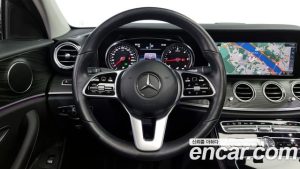Mercedes-Benz E-Class E220d Avantgarde 2020 года из Южной Кореи