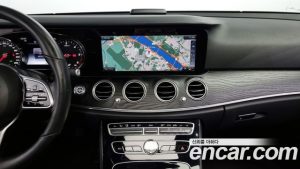 Mercedes-Benz E-Class E220d Avantgarde 2020 года из Южной Кореи