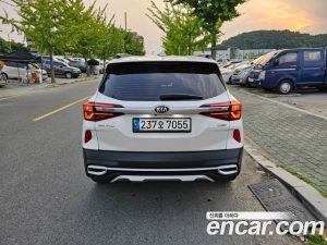 Kia Seltos Бензин 1.6 Turbo 2WD 2021 года из Южной Кореи