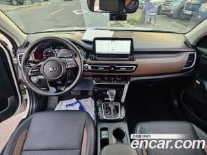 Kia Seltos Бензин 1.6 Turbo 2WD 2021 года из Южной Кореи