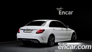 Mercedes-Benz C-Class C200 AMG Line 2021 года из Южной Кореи