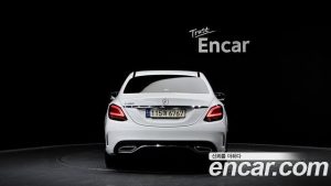 Mercedes-Benz C-Class C200 AMG Line 2021 года из Южной Кореи
