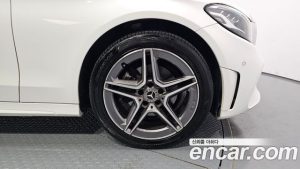 Mercedes-Benz C-Class C200 AMG Line 2021 года из Южной Кореи