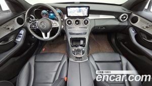 Mercedes-Benz C-Class C200 AMG Line 2021 года из Южной Кореи